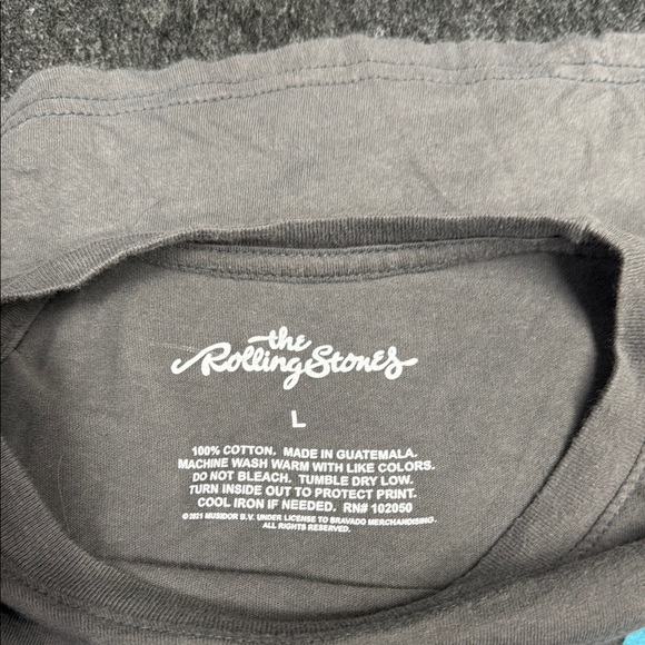 Rolling Stones Gray and Red Short Sleeve Tee - Picture 2 of 4